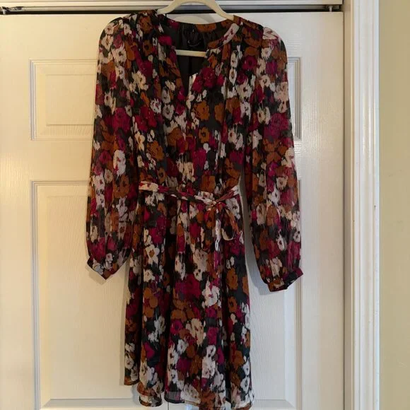 NWT Banana Republic Long-Sleeved Knee-Length Floral Dress with Tied Waist - Picture 2 of 11